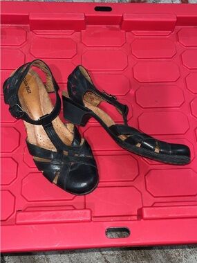Cobb Hill by New Balance Black Strappy Block Heel Sandals